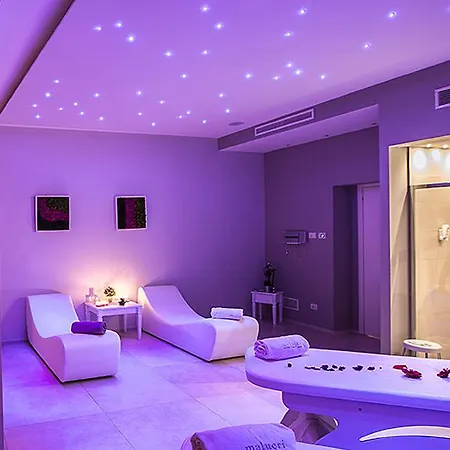 Hotel Malucri